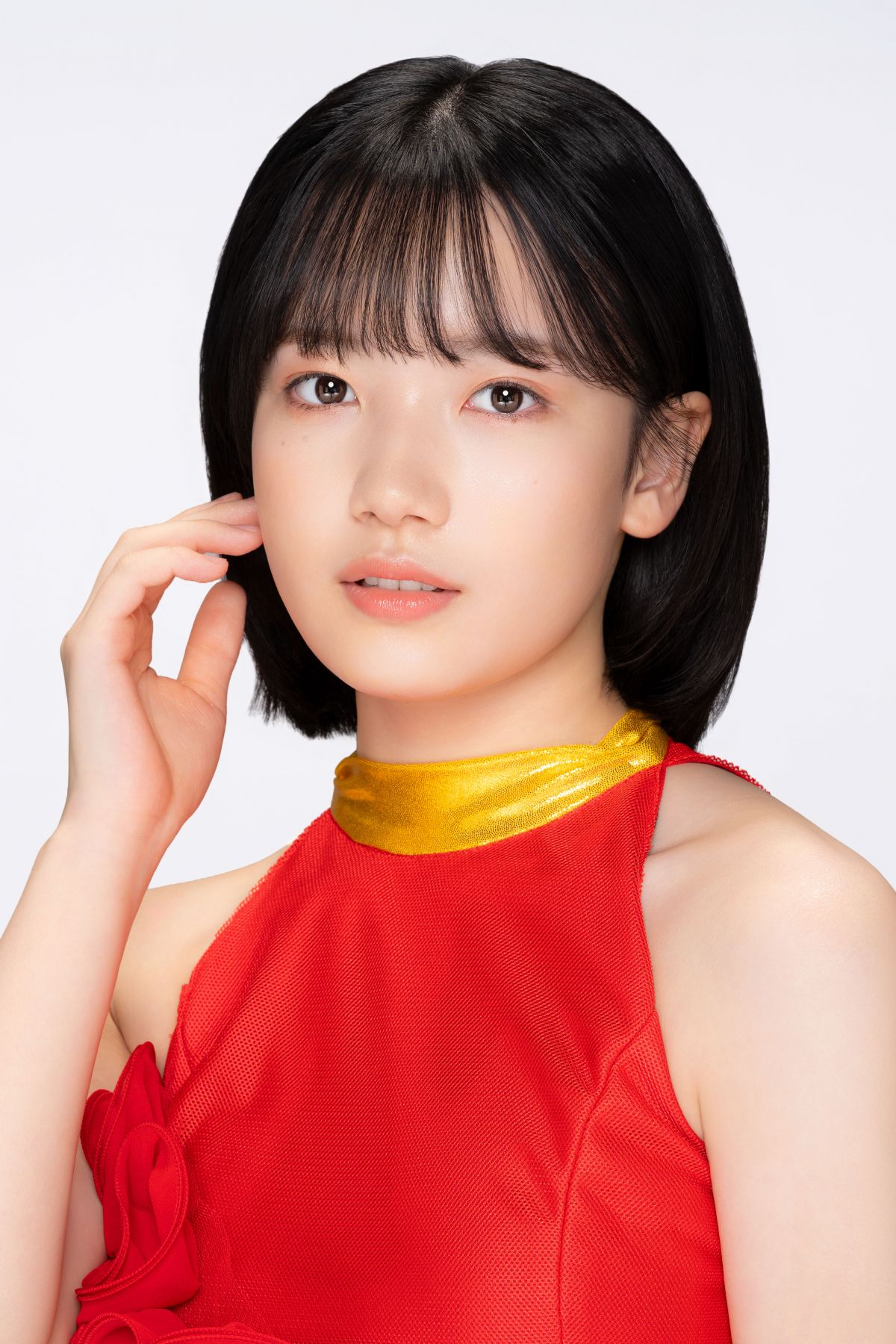 菅原咲来 赤衣装